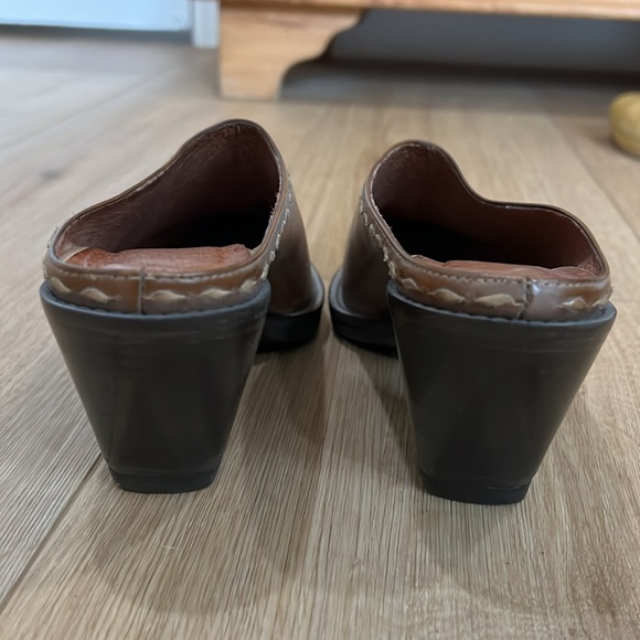 Donald Pliner Cowgirl Western Style Mules / Clogs with Rubber Soles - Picture 7 of 16